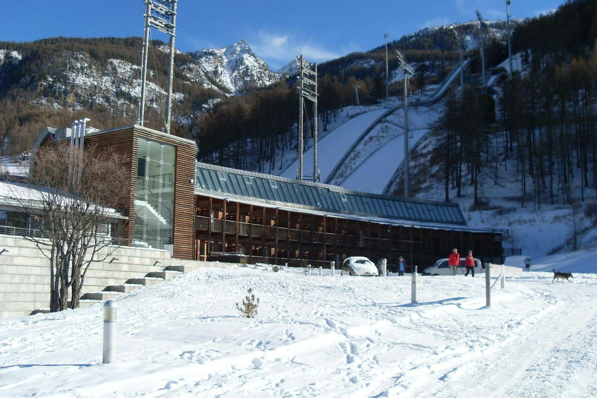 Pragelato Ski Jumping Hotel Праджелато Екстер'єр фото